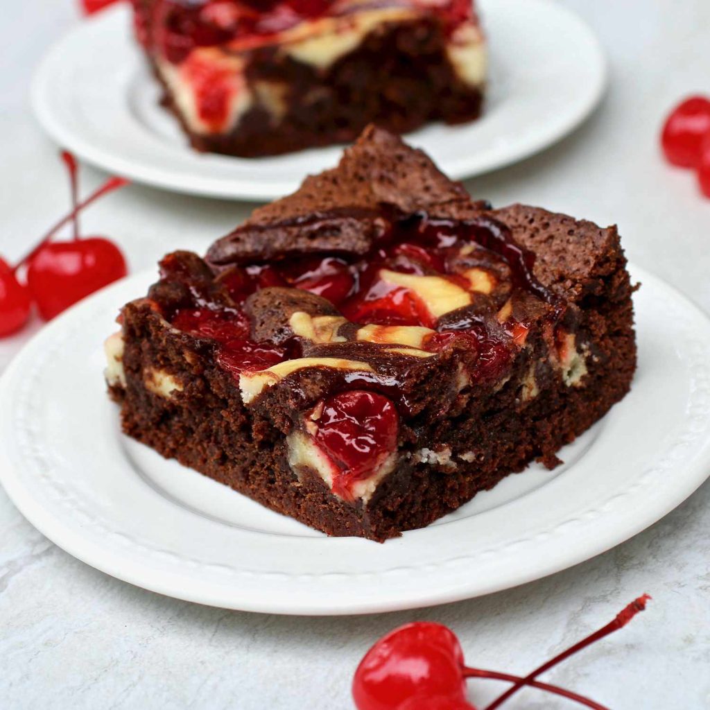 Receta Brownies de tarta de queso con cerezas