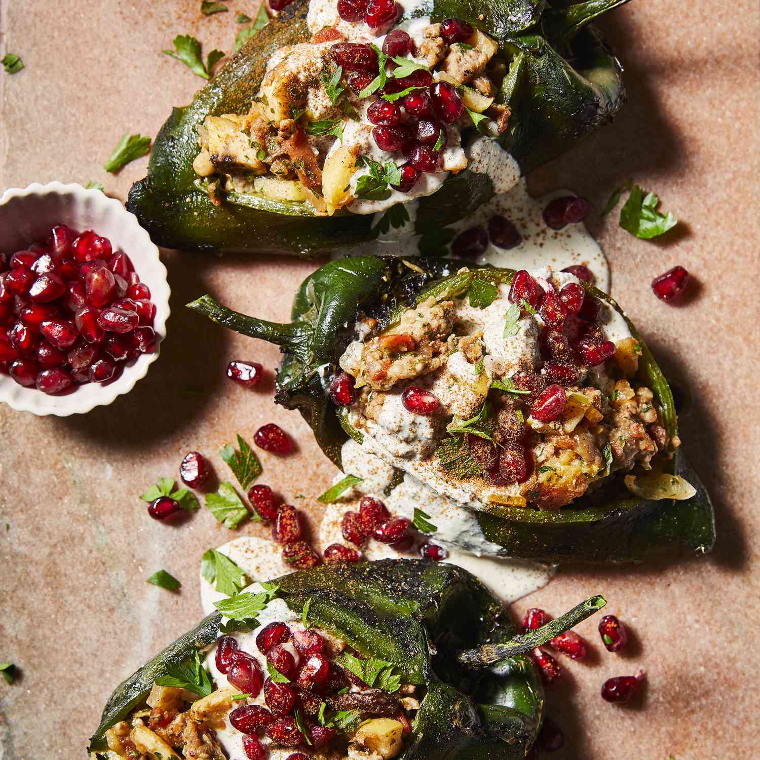 Receta Chiles en Nogada (Pimientos Poblanos Rellenos Mexicanos en Salsa de Nueces)