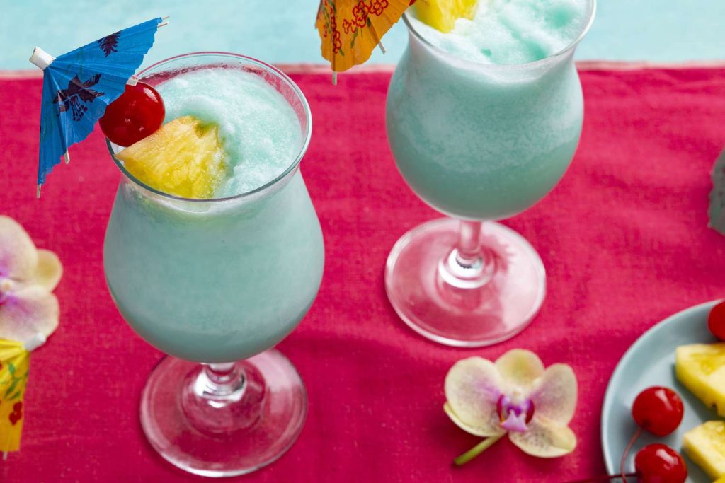 Receta Cóctel Blue Hawaiian