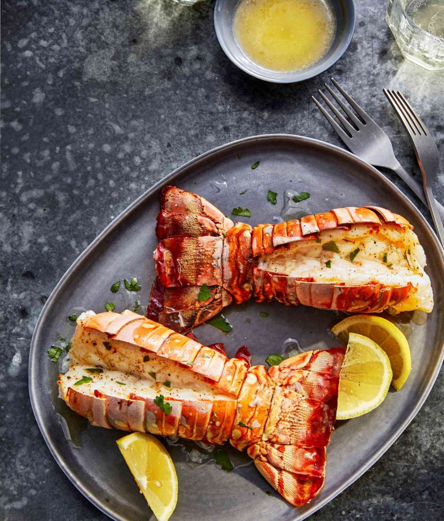 Receta Colas de langosta en freidora de aire con mantequilla de limón y ajo