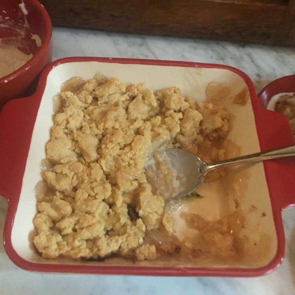 Receta Crumble de manzana fácil con relleno de tarta