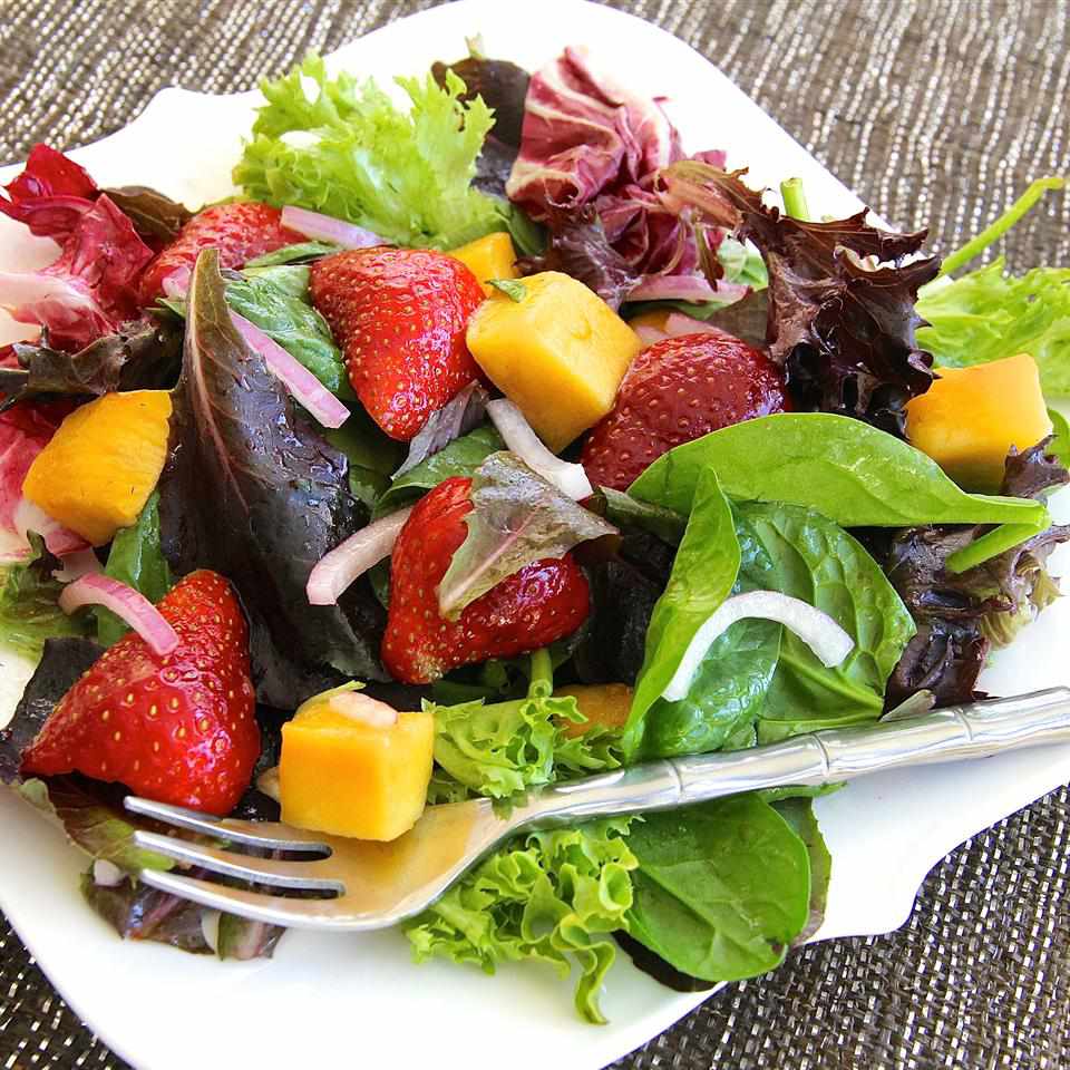 Receta Ensalada De Mezclum De Mango Y Fresa