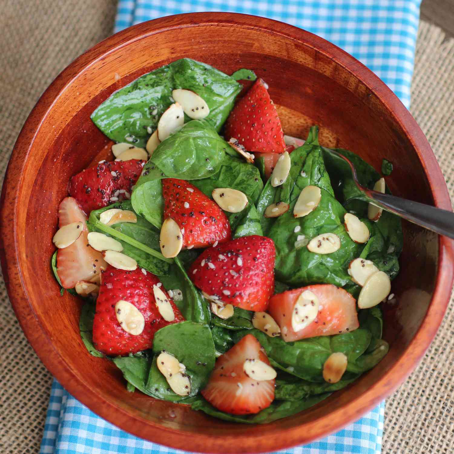 Receta Ensalada de espinacas con fresas Receta Ensalada de espinacas con fresas