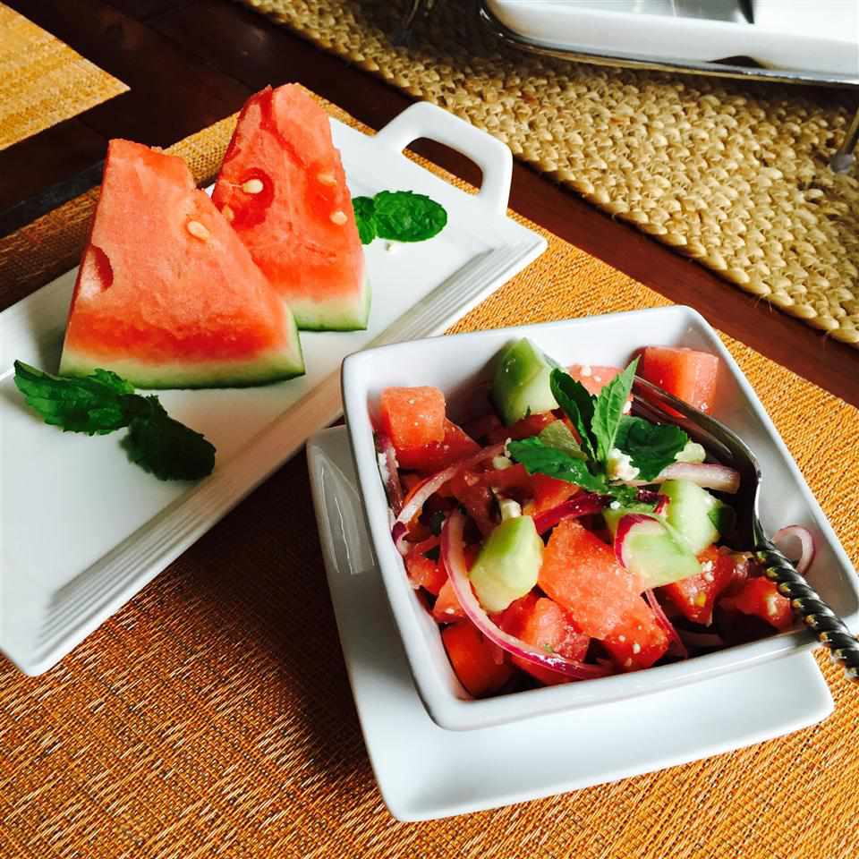 Receta Ensalada refrescante de pepino y sandía Receta Ensalada refrescante de pepino y sandía