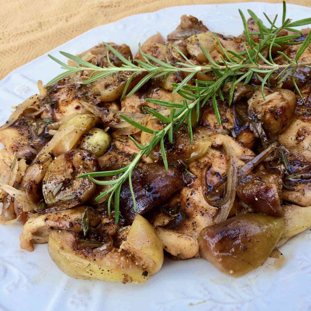 Receta Higos frescos y muslos de pollo en reducción de chalota y vinagre balsámico.