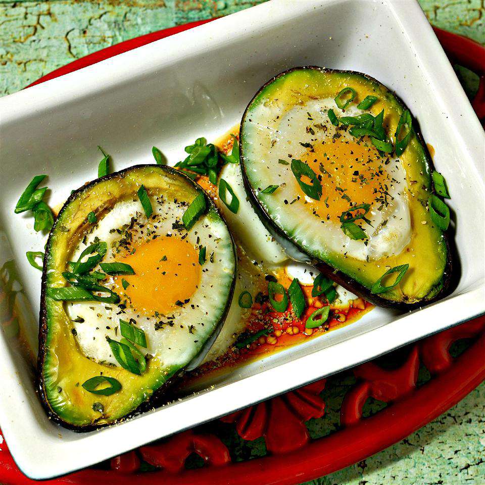 Receta Huevos al horno paleo en aguacate