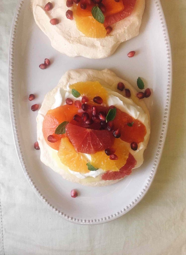 Receta Pavlova con frutas de invierno