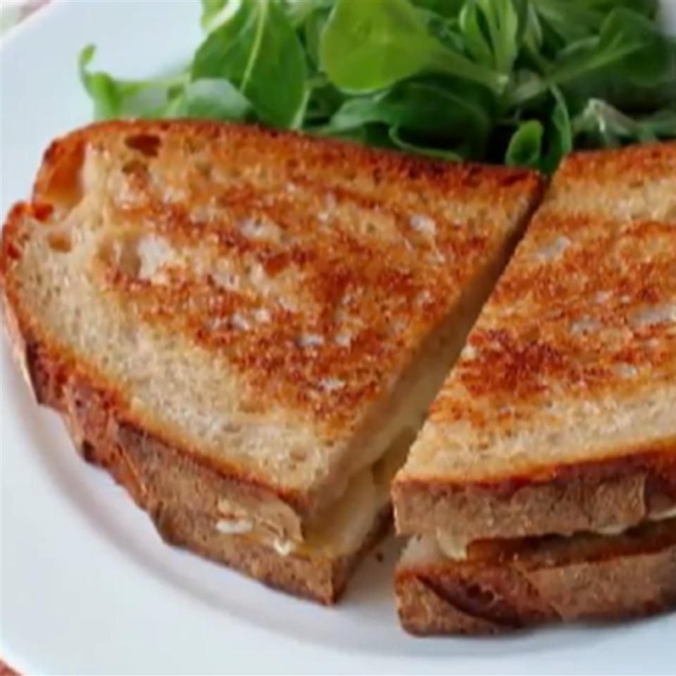 Receta Sándwich de brie y pera a la parrilla