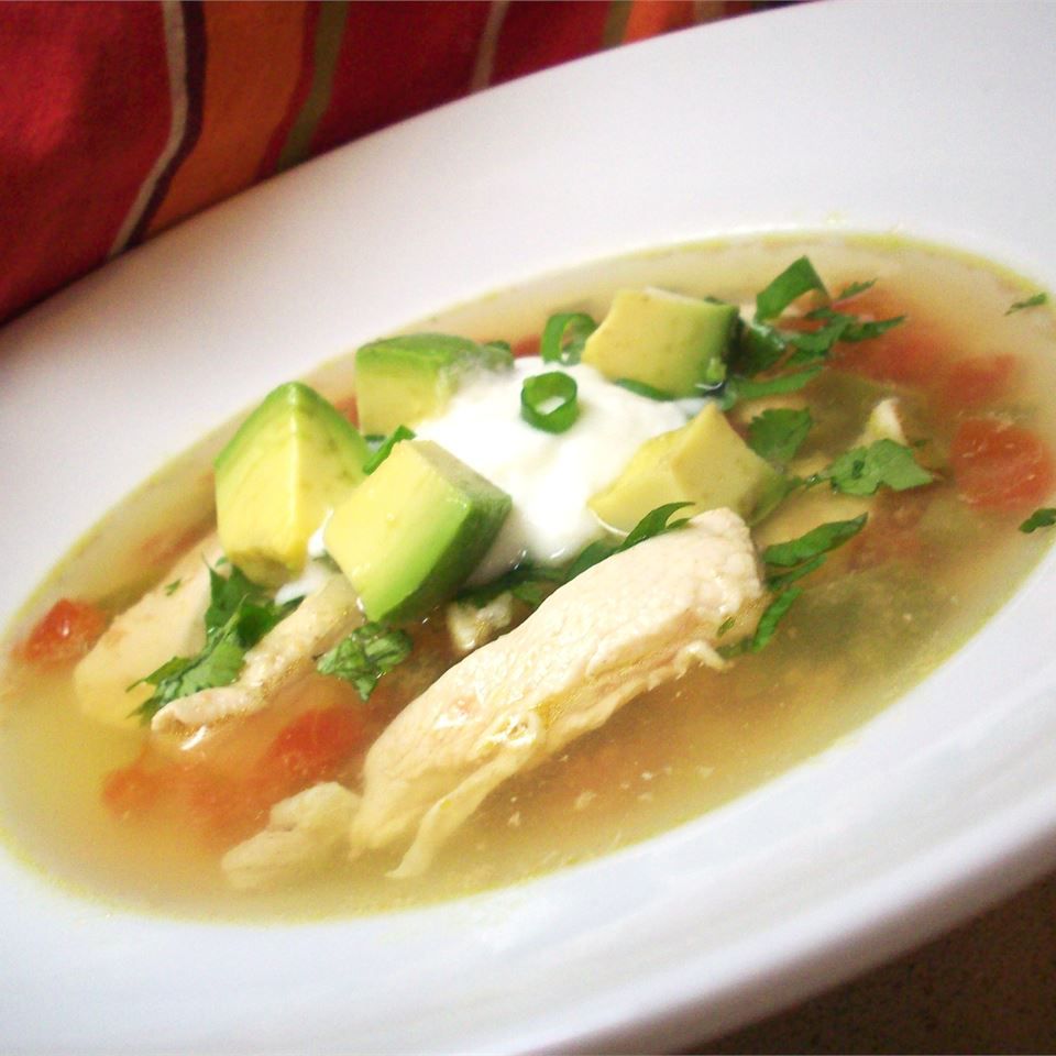 Receta Sopa de aguacate con pollo y lima