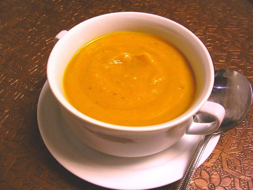 Receta Sopa de calabaza moscada con caqui