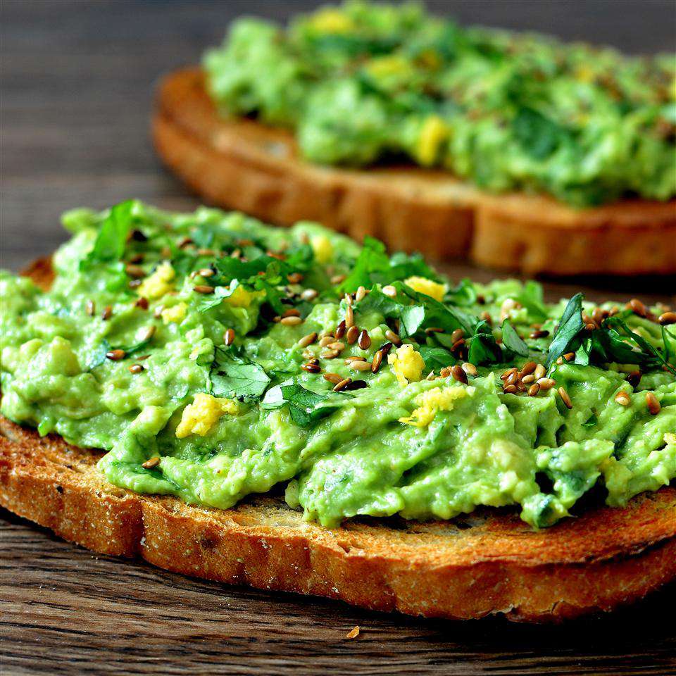 Receta Tostada de aguacate con limón Meyer